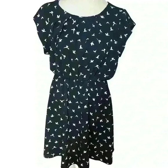 Sweet Rain Dress. Pullover Size Medium Blue with White Bird Design - Picture 1 of 11